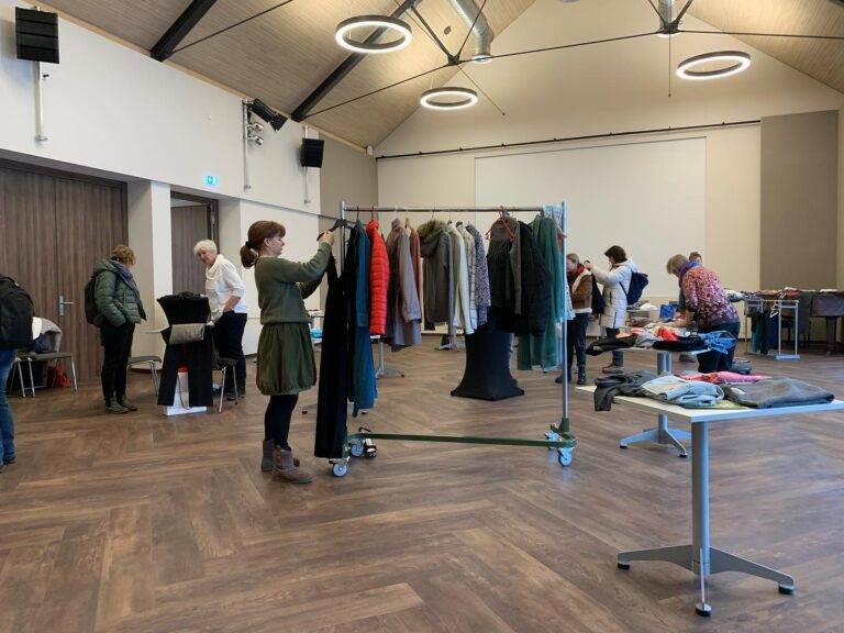 Kleidertauschbörse – Auftakt in der Kulturscheune