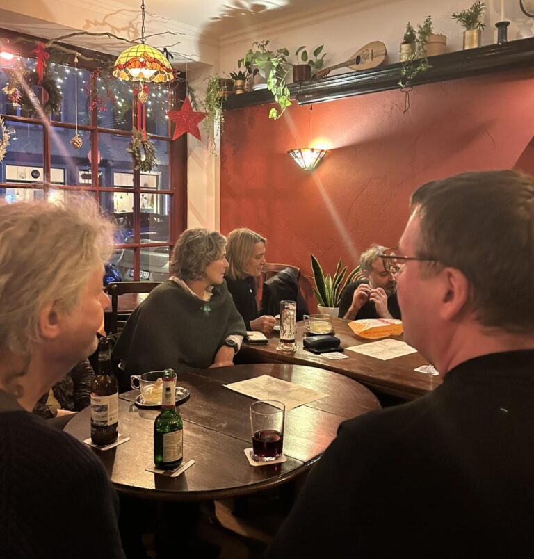 Tischgespräch mit Jessica Hecht und Johannes Becher