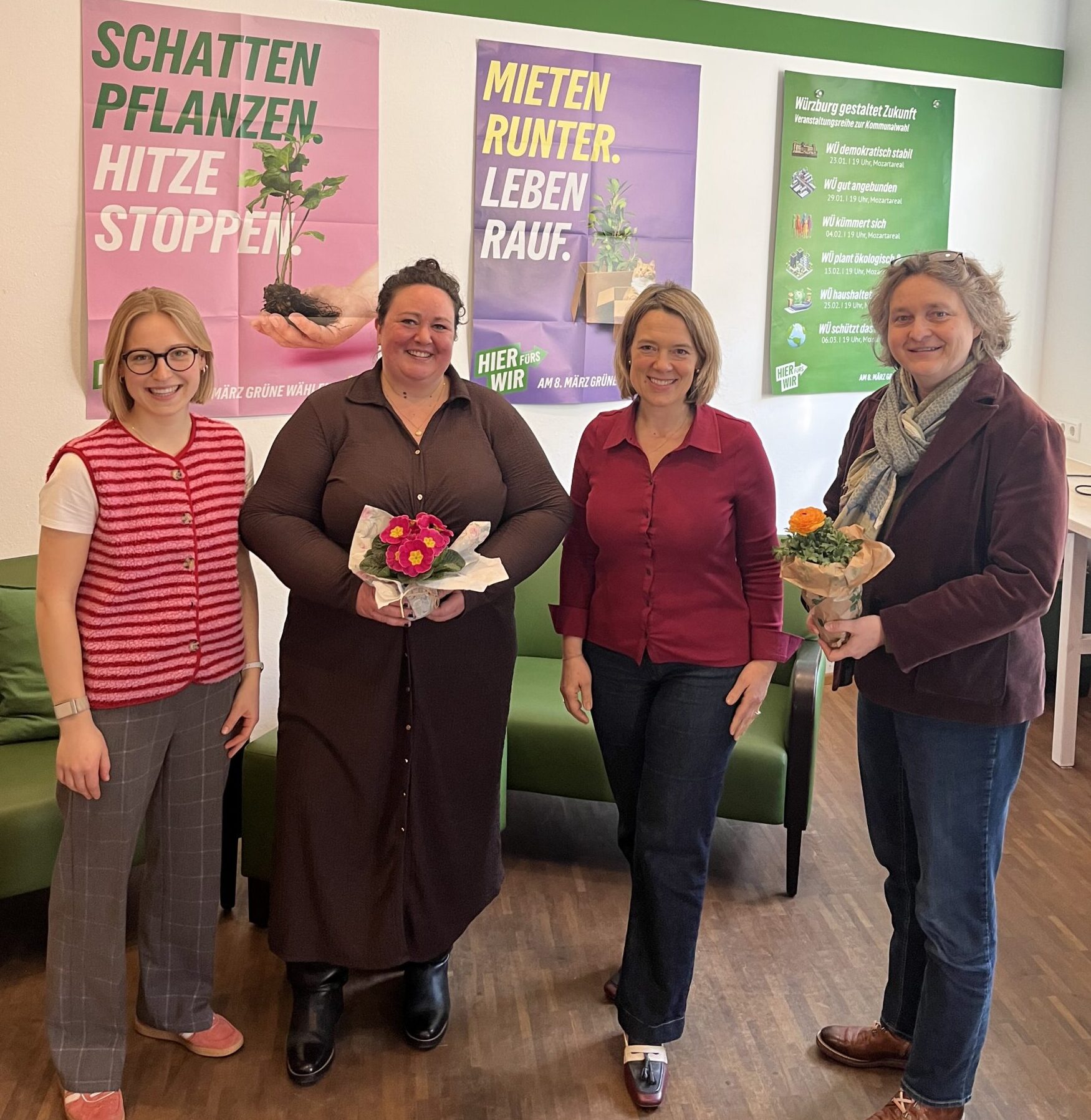 Auf dem Foto sind Mia Morell, Tanja Joa, Jessica Hecht und Anja Sauerer